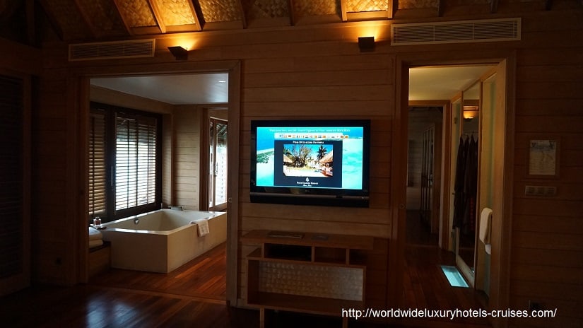 Four Seasons Resort Bora Bora overwater bungalow snorkel room bath bed Tahiti Society Islands Luxury Travel Virtuoso Izumi Ogawa Trip agent vacation advisor Vision French Polynesia Cruise ship boat Bora Bora ocean water sand beach